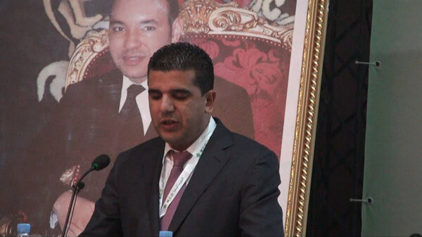 VIDEO مغامرة محمد هوار رئيس نادي المولودية الوجدية في قبول اجراء مقابلات الفريق الوجدي بمركب الأمير مولاي عبدالله بالرباط ؟